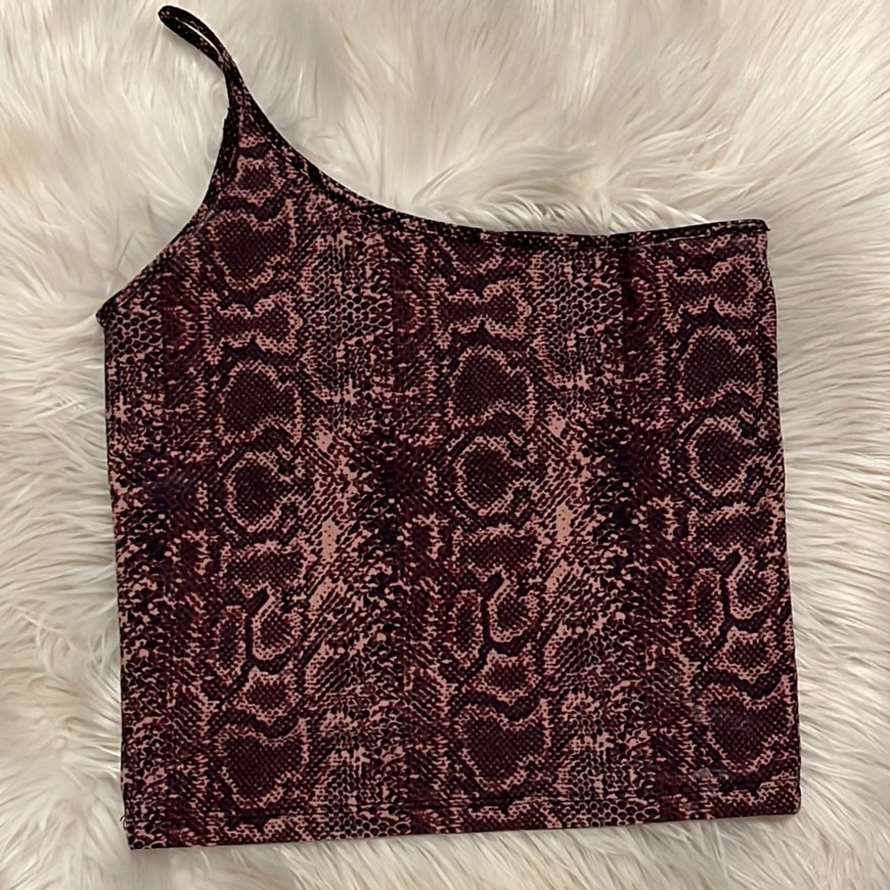 FREE WITH BUNDLE Snake print crop